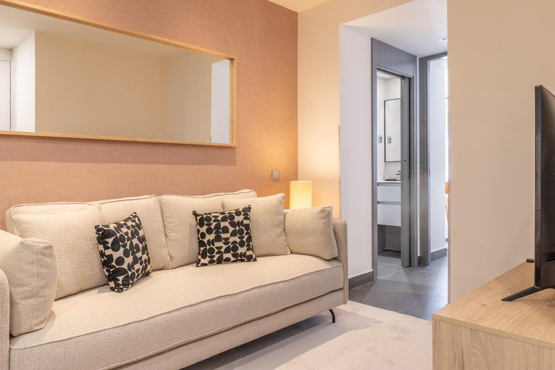 Perfectly Placed For 3 In La Latina Just Around The Corner From El Rastro Latina Toledo Iv Apartamento Madrid