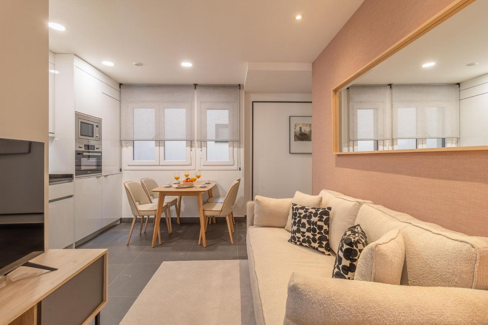 Apartamento Perfectly Placed For 3 In La Latina Just Around The Corner From El Rastro Latina Toledo Iv Madrid